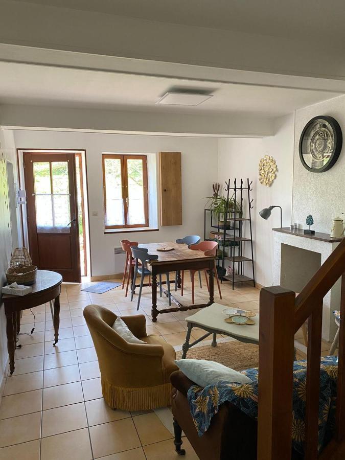 Petit Cocon Au Coeur Du Morvan Montreuillon Eksteriør billede